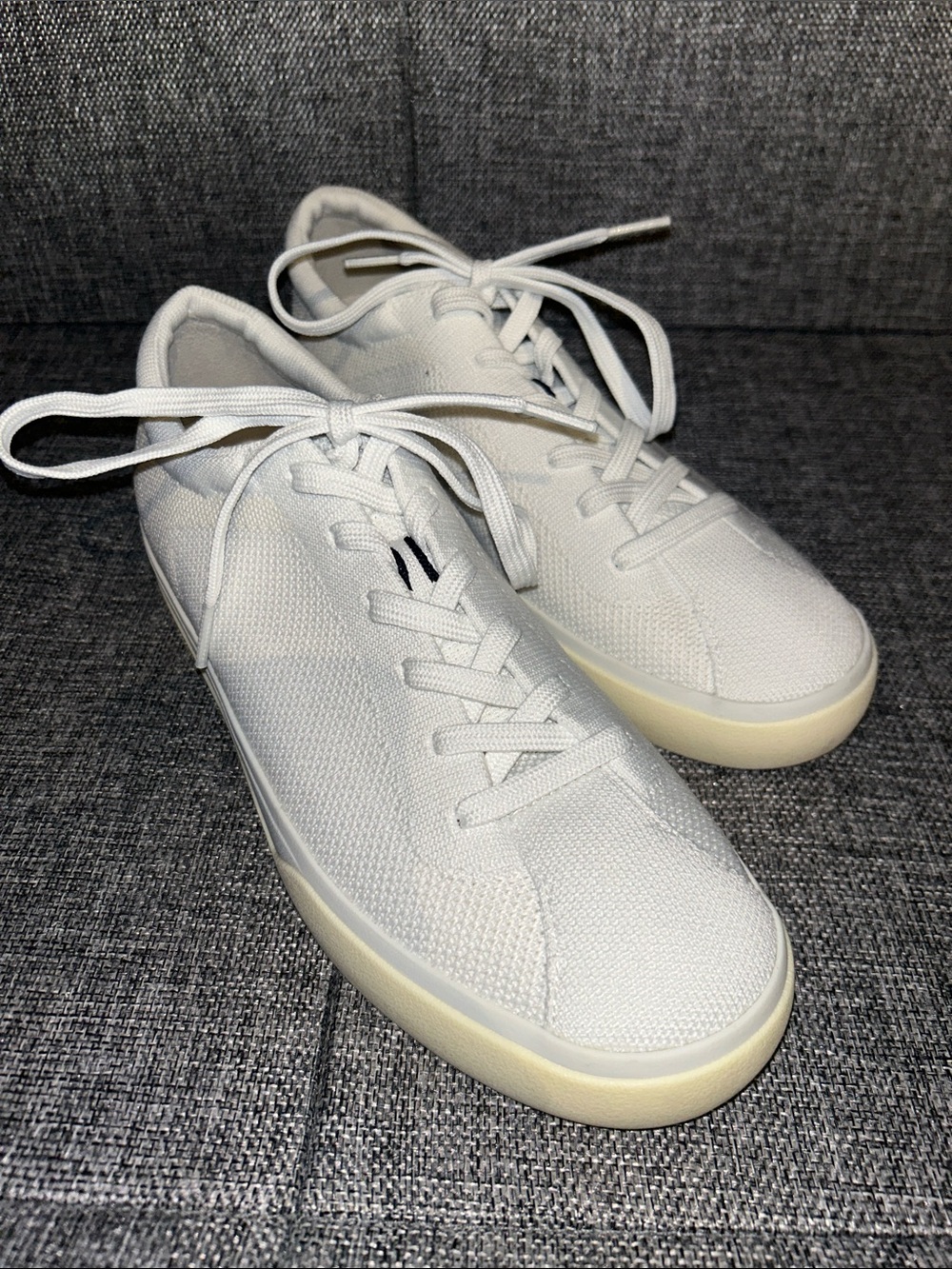 NEW - Rothy's The Lace Up Sneaker in bright white,